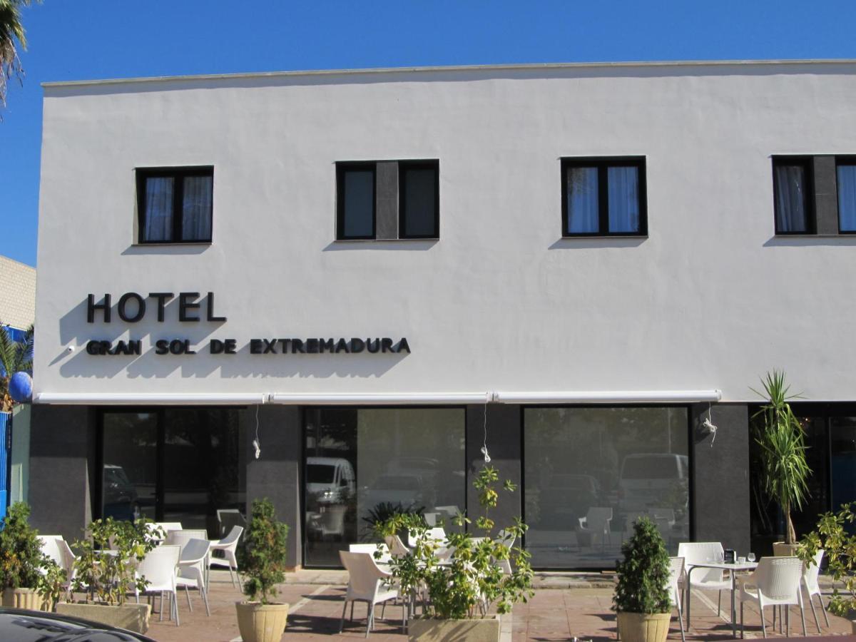 Hotel Gran Sol De Extremadura Монтихо Экстерьер фото